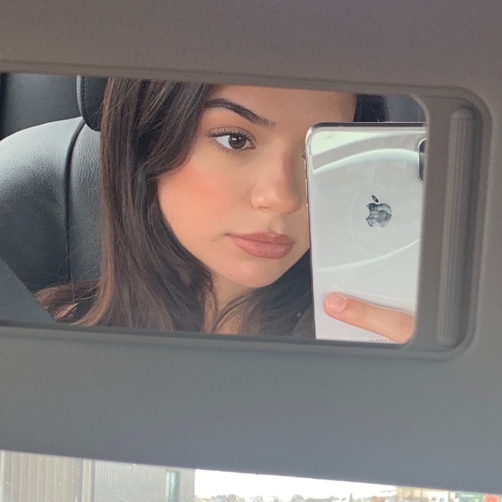 Meet your Posher, Vanessa